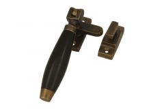 Loquet de fenêtre à battants (1932) en laiton patiné