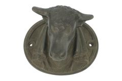 Tête de taureau en fonte. Réplique. Dimensions 17½cm × 14cm.